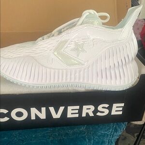 New with box unisex converse white ankle high converse basketball sneakers